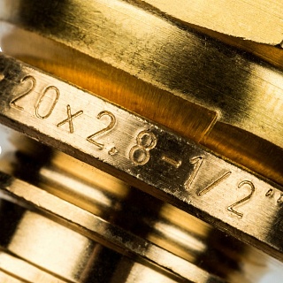 Переходник с накидной гайкой 20х1/2" (10/120) (SFA-0019-002012) STOUT