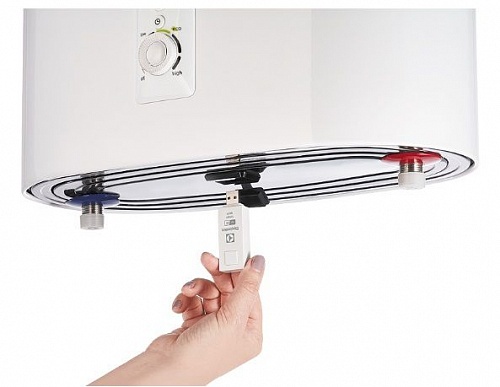 Водонагреватель Electrolux EWH  30 Centurio IQ 2.0