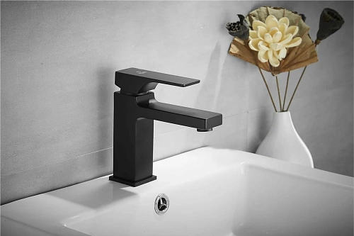 Смеситель д/раковины ROSE черный R1001H-1