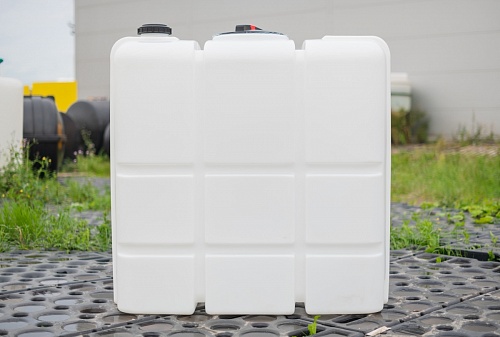 Емкость K 1000л в обрешетке