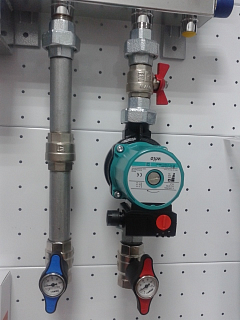 Насосная группа NG-25С с поворотным смесителем Valtec VT.MIX под сервопривод (KVS 12, без насоса) арт. NG 25050 25 Gidruss